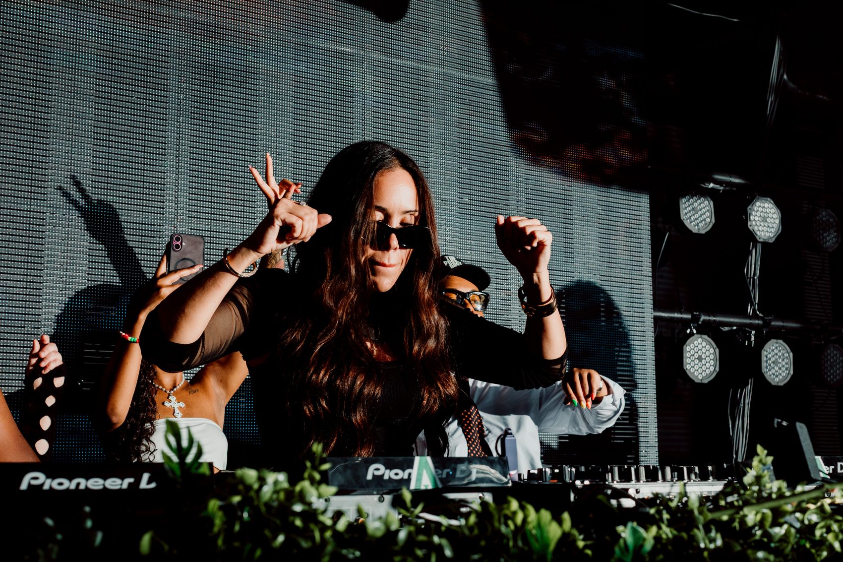 Boambee performing