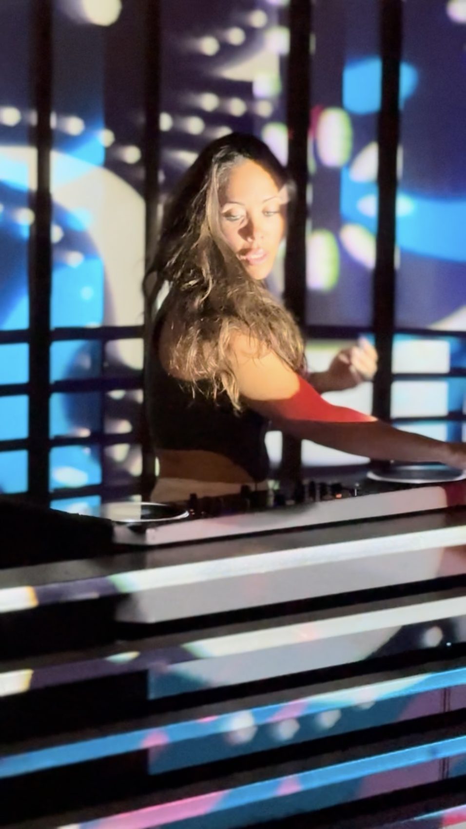 Boambee performing