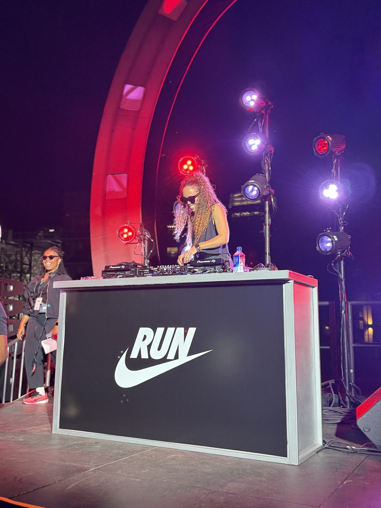 Boambee performing