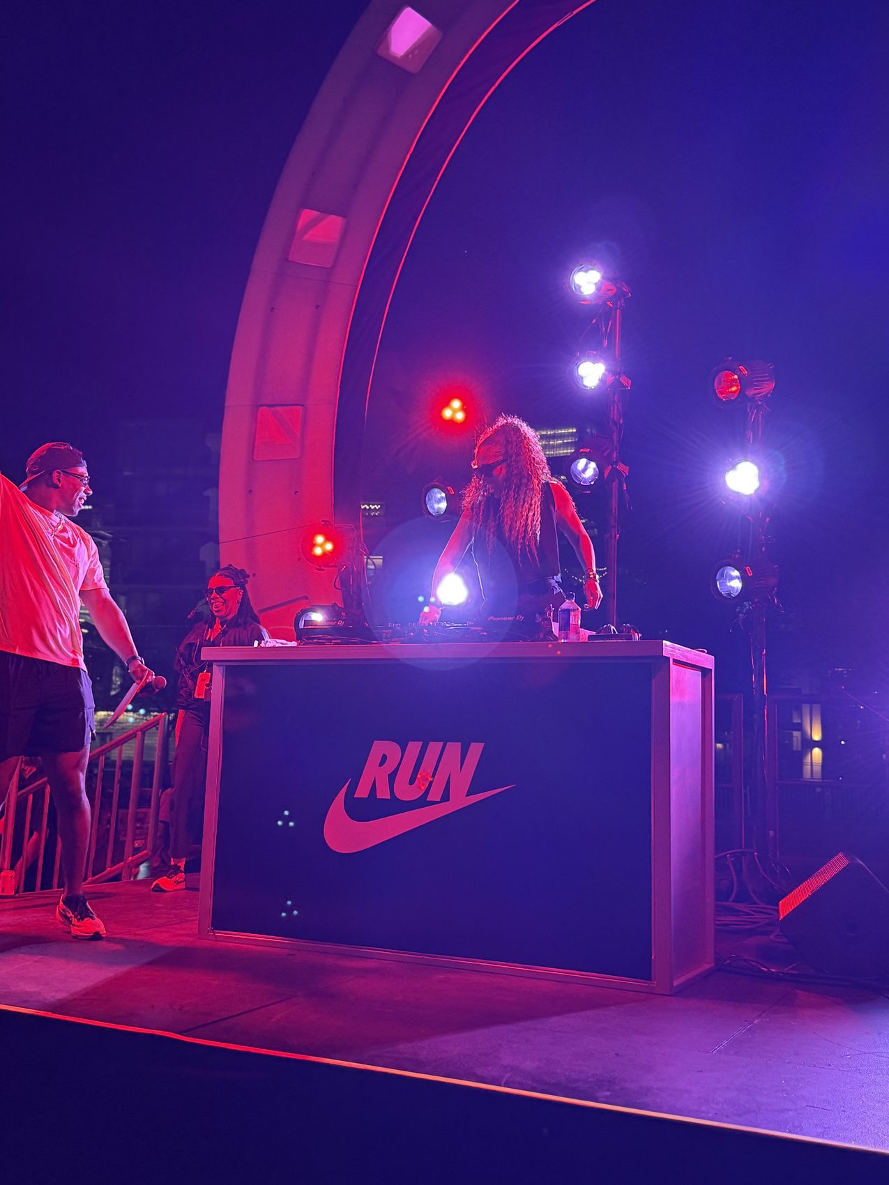 Boambee performing