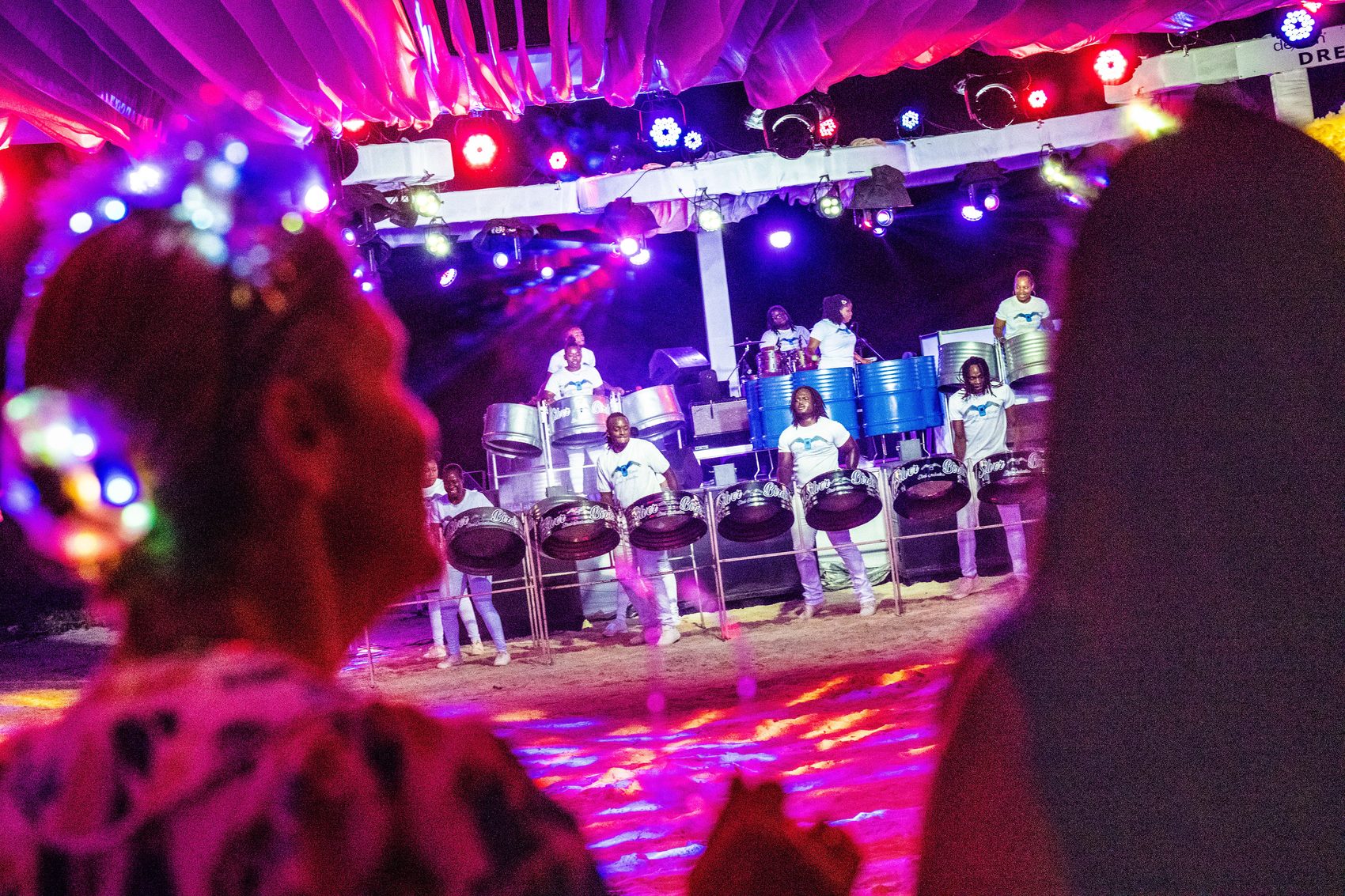 Boambee performing