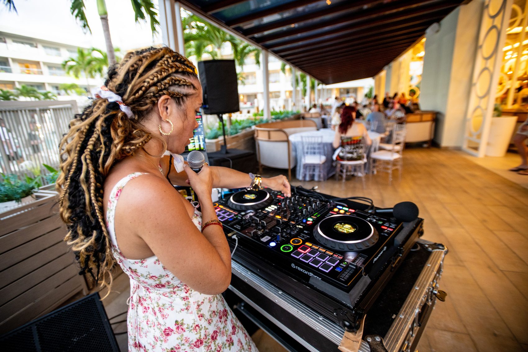 Boambee performing